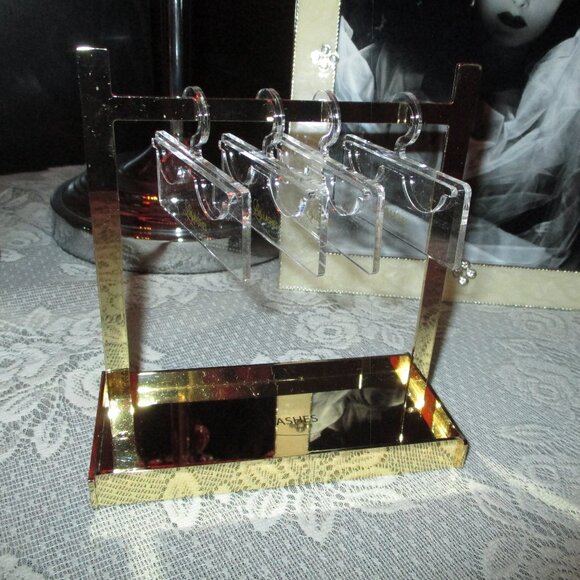 Lilly Lashes/Lash Wardrobe - Picture 2 of 11